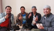 FOTO: Momen Penulis Mas Andre Hariyanto bersama sahabat santri Pesantren Bisnis Indonesia Malang Raya (Dok. Internal/SUARA UTAMA)