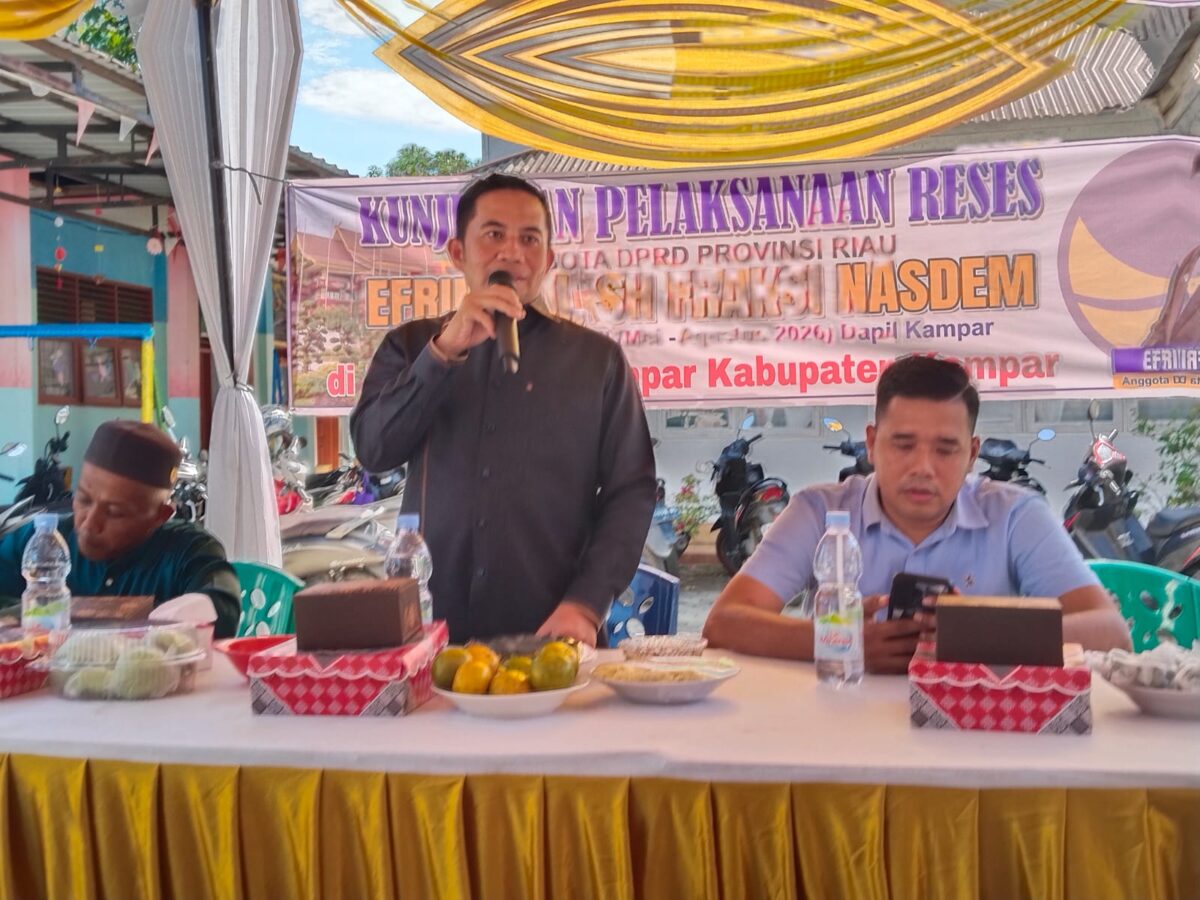 Afrinaldi. SH, M.Hum DPRD Prov.Riau fraksi Nasdem dan Kades Naumbai Muhammad Zulhasni. SE,Sy. MM