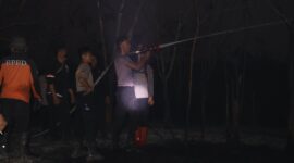 Foto : Penanganan api (karhutla) di desa Pamangka, Kecamatan Dusun Selatan, Kabupaten Barito Selatan, Kalimantan Tengah oleh tim pemadaman wilayah setempat, Rabu (26/8/2026). (Humas Polres Barsel)