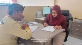 FOTO: Penandatangan & Serah Terima Akta Pendirian & SK Kemenhumham Yayasan Suara Utama Indonesia Oleh Pendiri dan Pembina Andre Hariyanto dan Notaris serta Staf Notaris Rizqy Aulia Fitri, S.H., M.Kn di Kota Mojokerto (Aisyah Putri Widodo/SUARA UTAMA)