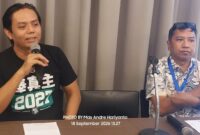 FOTO:Memakai Kaos Hitam Wakil Direktur Persebaya, Nanang Priyanto saat jumpa Pers di Amaris Hotel Surabaya, Jawa Timur pada Jum'at 18 September 2026 (Andre Hariyanto/SUARA UTAMA)