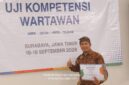 FOTO: Andre Hariyanto mengenakan batik cokelat saat mengikuti Uji Kompetensi Wartawan (UKW) dan dinyatakan kompeten. UKW diselenggarakan Lembaga Uji Kompetensi Wartawan Kompas bersama KG Media dan Google. (Dok. Pribadi Andre Hariyanto)