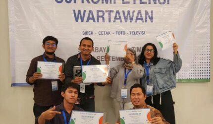 FOTO: Pemimpin Redaksi Suara Utama Andre Hariyanto Dinyatakan Kompeten dalam UKW bersama Lembaga Uji Kompetensi Wartawan Kompas, KG Media dan Google (Dok.Pribadi/SUARA UTAMA)