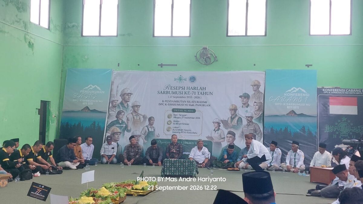 Keterangan Foto:
FOTO: Sarbumusi Kota Batu menggelar resepsi Harlah ke-71 yang dihadiri ratusan anggota dan perwakilan Pemerintah Kota Batu, Minggu (27/09/2026), di Aula Gedung PCNU Kota Batu, Jawa Timur. (Andre Hariyanto/SUARA UTAMA)