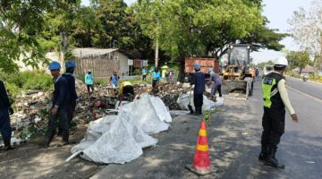 Pasca Pemberitaan Pabrik PT Sasa Inti Gending Bersihkan Sampah di Area Irigasi, Petani Meminta OPD melakukan Investigasi